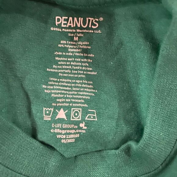 Peanuts “Merry Christmas” Green Snoopy Crew Unisex  Short Sleeve T Shirt Medium - Picture 4 of 5